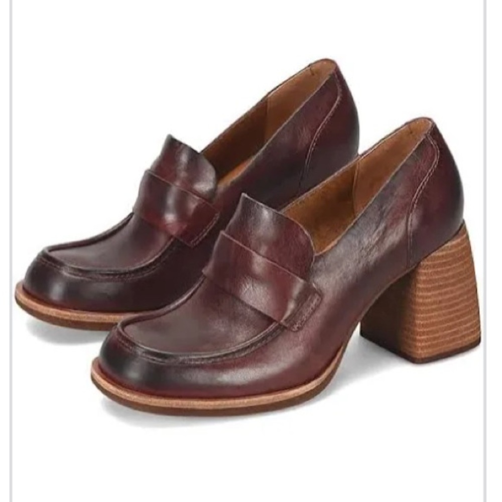 Ashton by Kork Ease loafers .. BNWOB  perfect for the upcoming season.. 🍁🍂